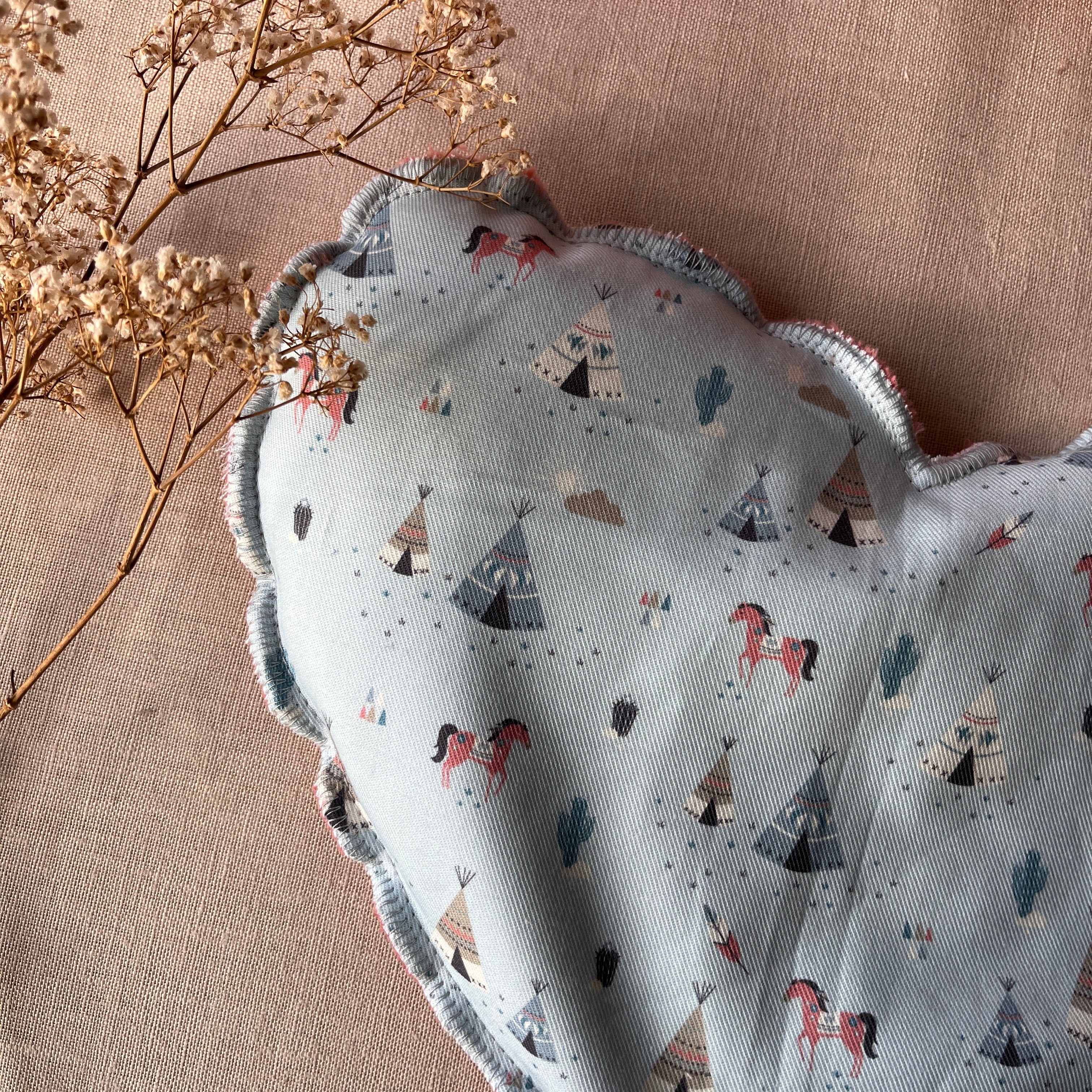 DERNIÈRE CHANCE - Bouillotte Coeur "Indiens" bleu/saumon