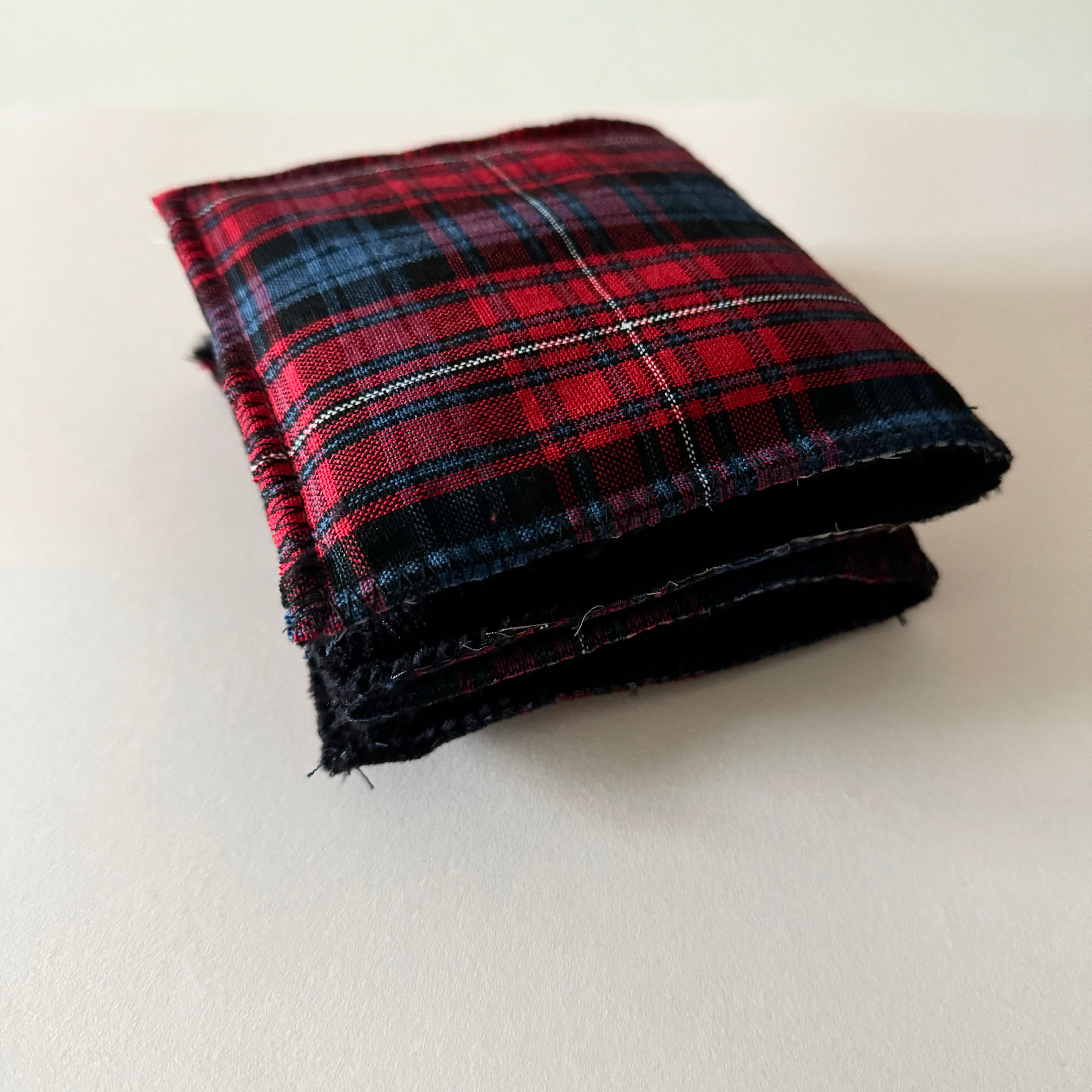 Bouillotte tour de cou rectangle tartan rouge/bleu/noir