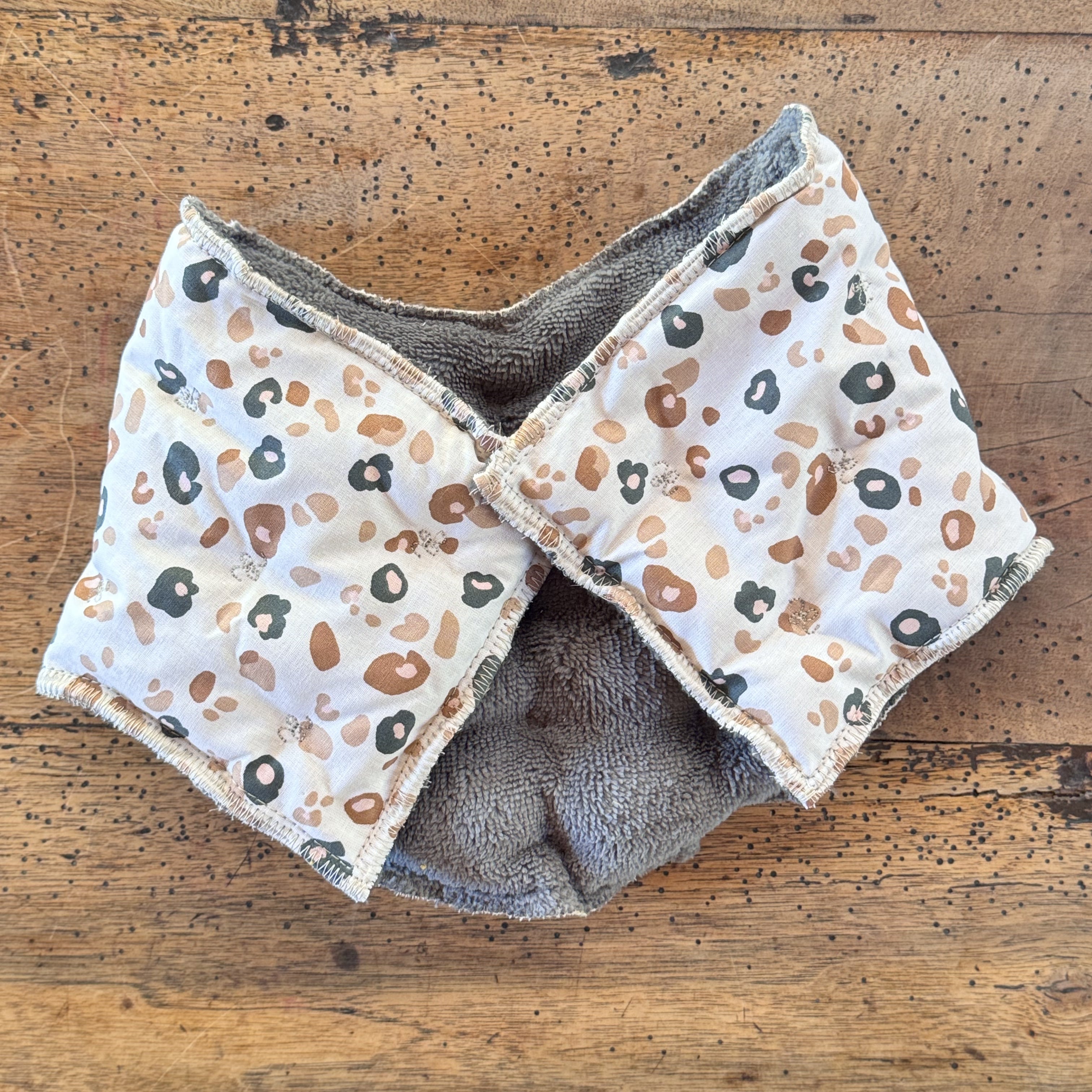 Bouillotte Tour de cou ergonomique "graou" beige