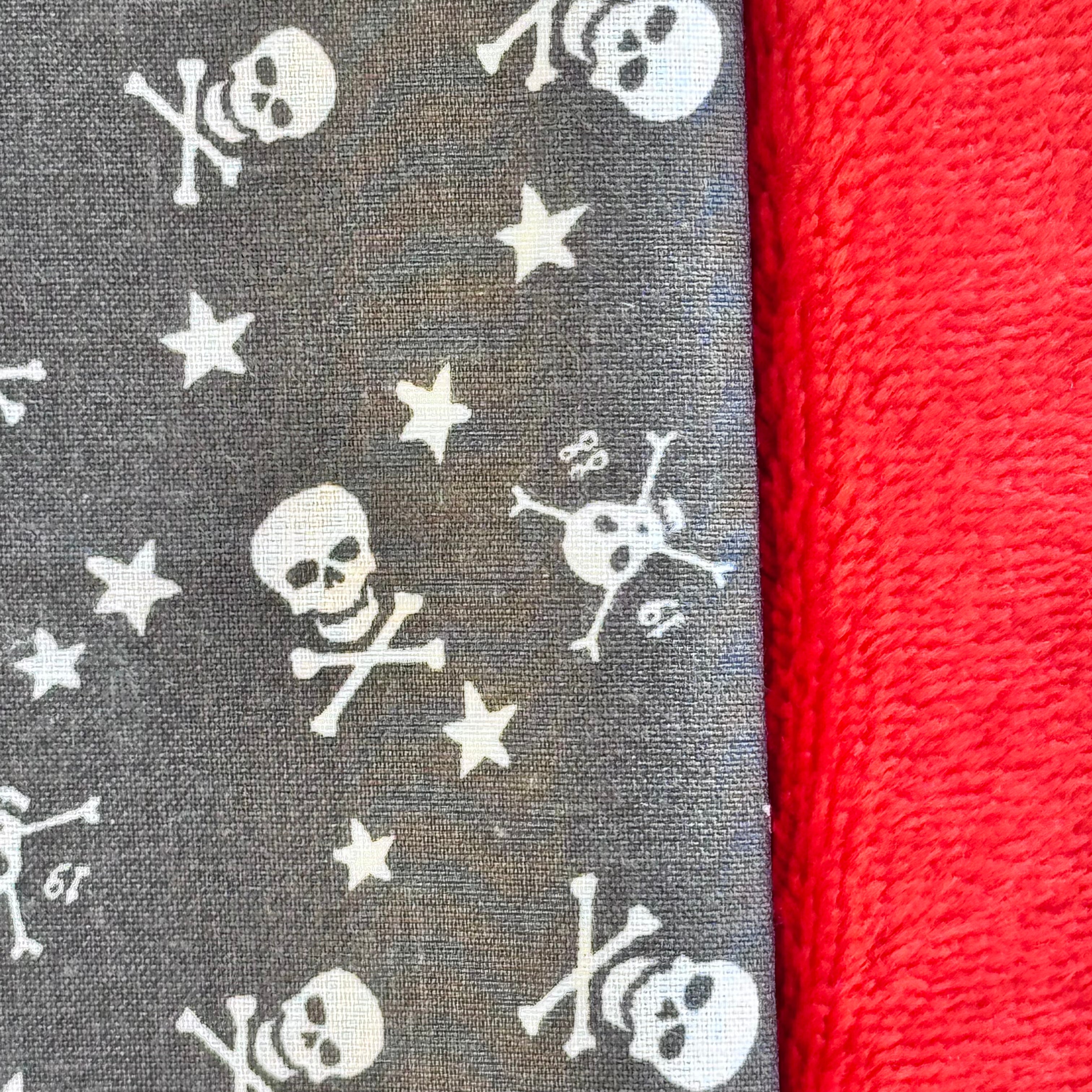 Kit Bouillotte coeur rouge/têtes de mort