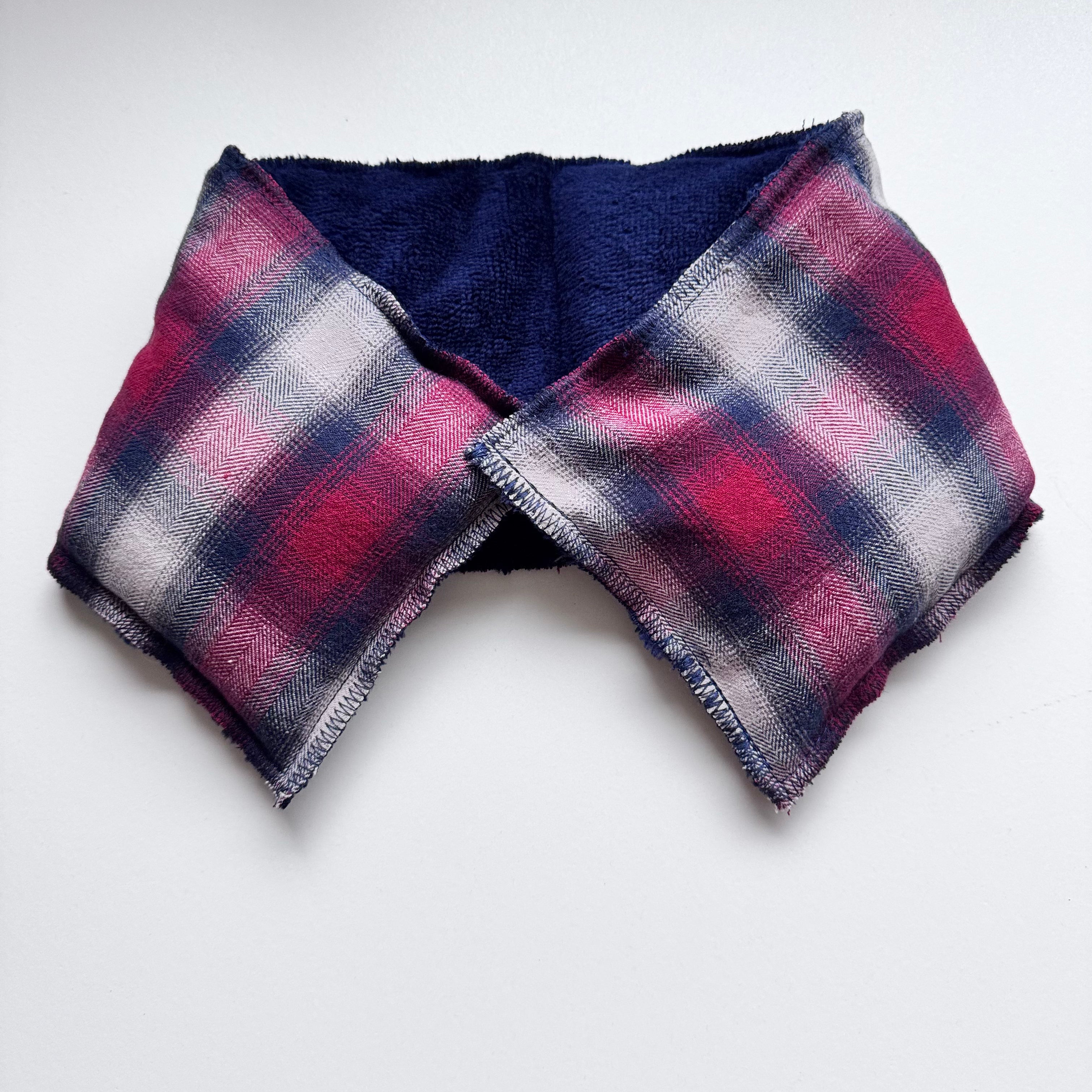 Bouillotte tour de cou rectangle flanelle de coton écossaise bleu/rouge