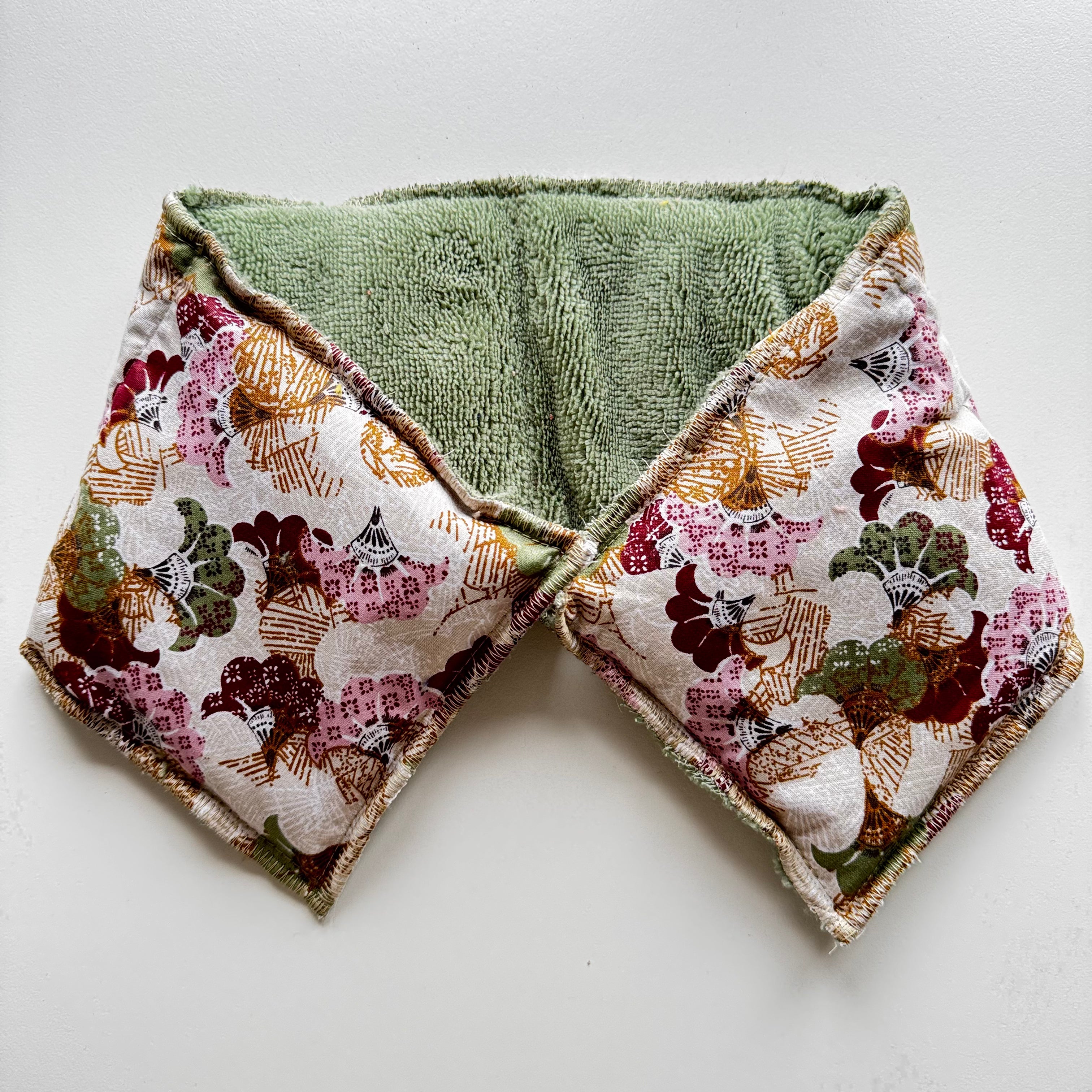 Bouillotte tour de cou rectangle bordeau/vert pale