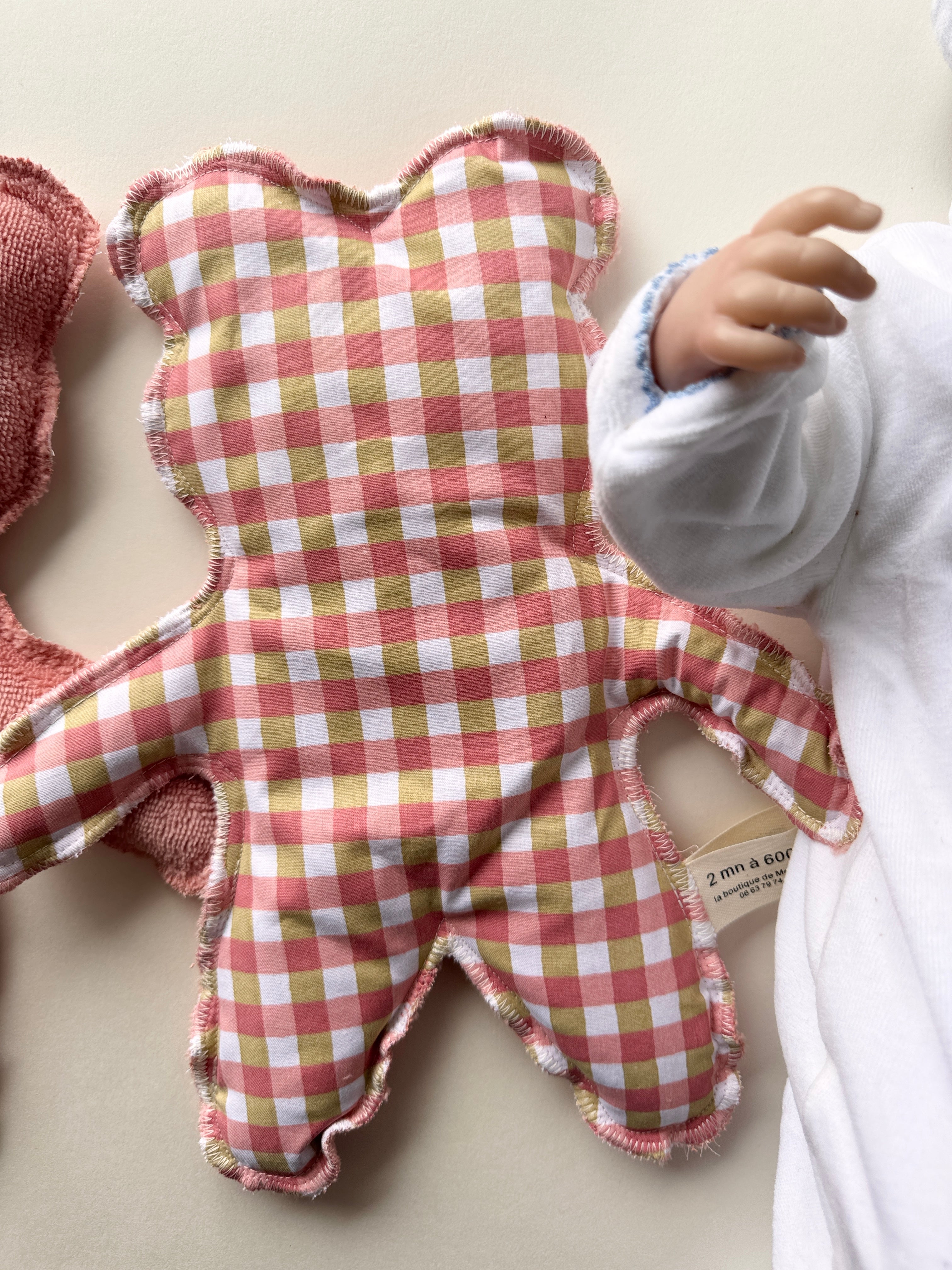 Bouillotte Ourson carreaux saumon, vert, ivoire