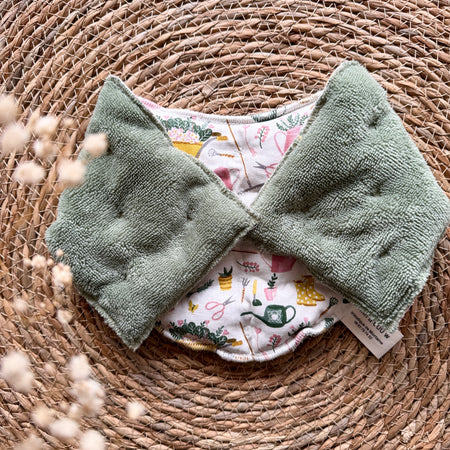 Bouillotte Tour de cou ergonomique motif jardinage vert/rose