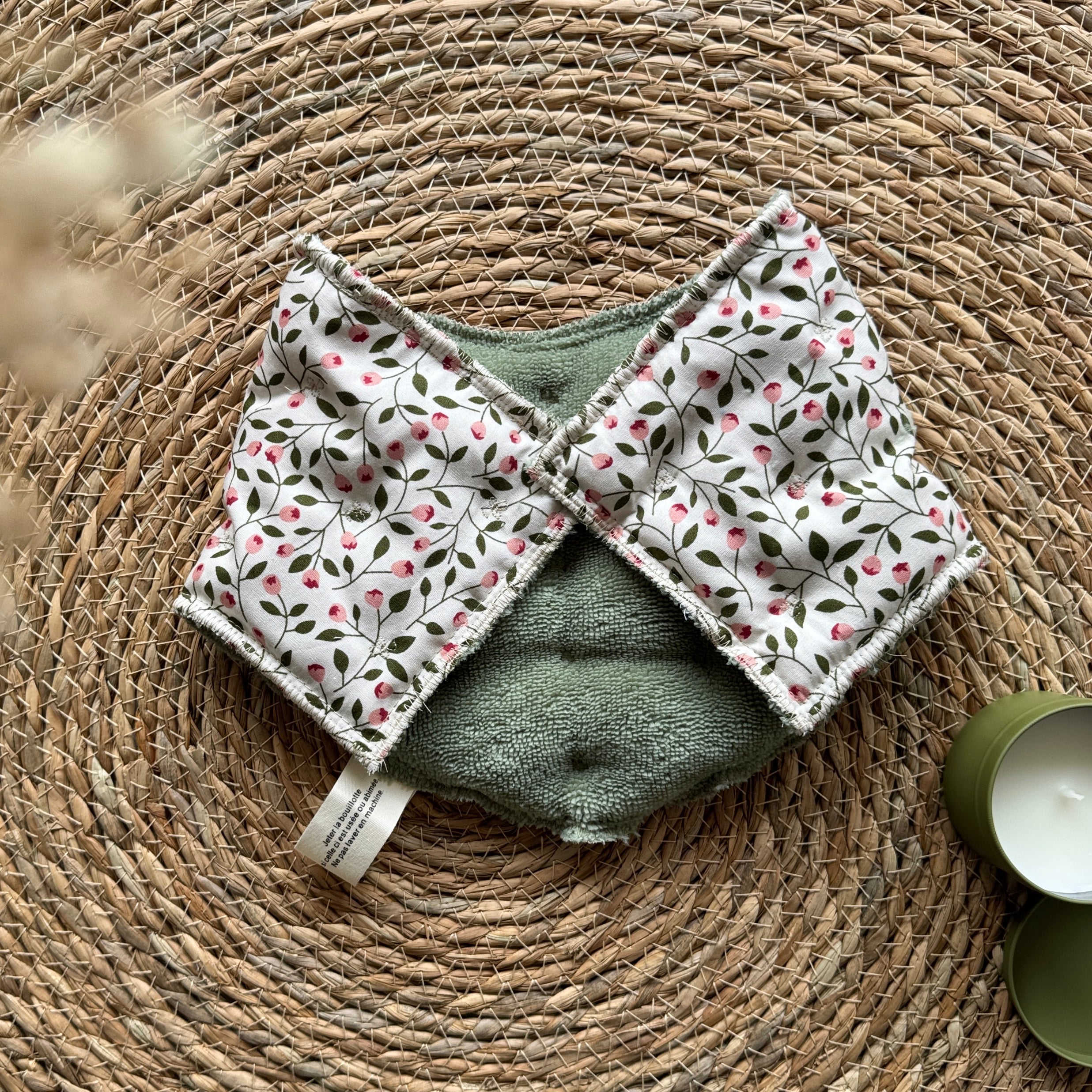 Bouillotte Tour de cou ergonomique feuillage rose ivoire