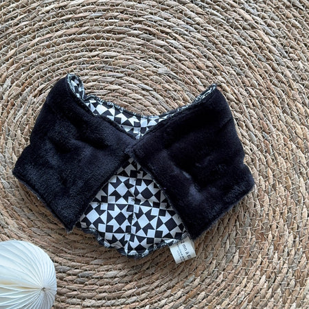 Bouillotte Tour de cou ergonomique graphique noir/blanc