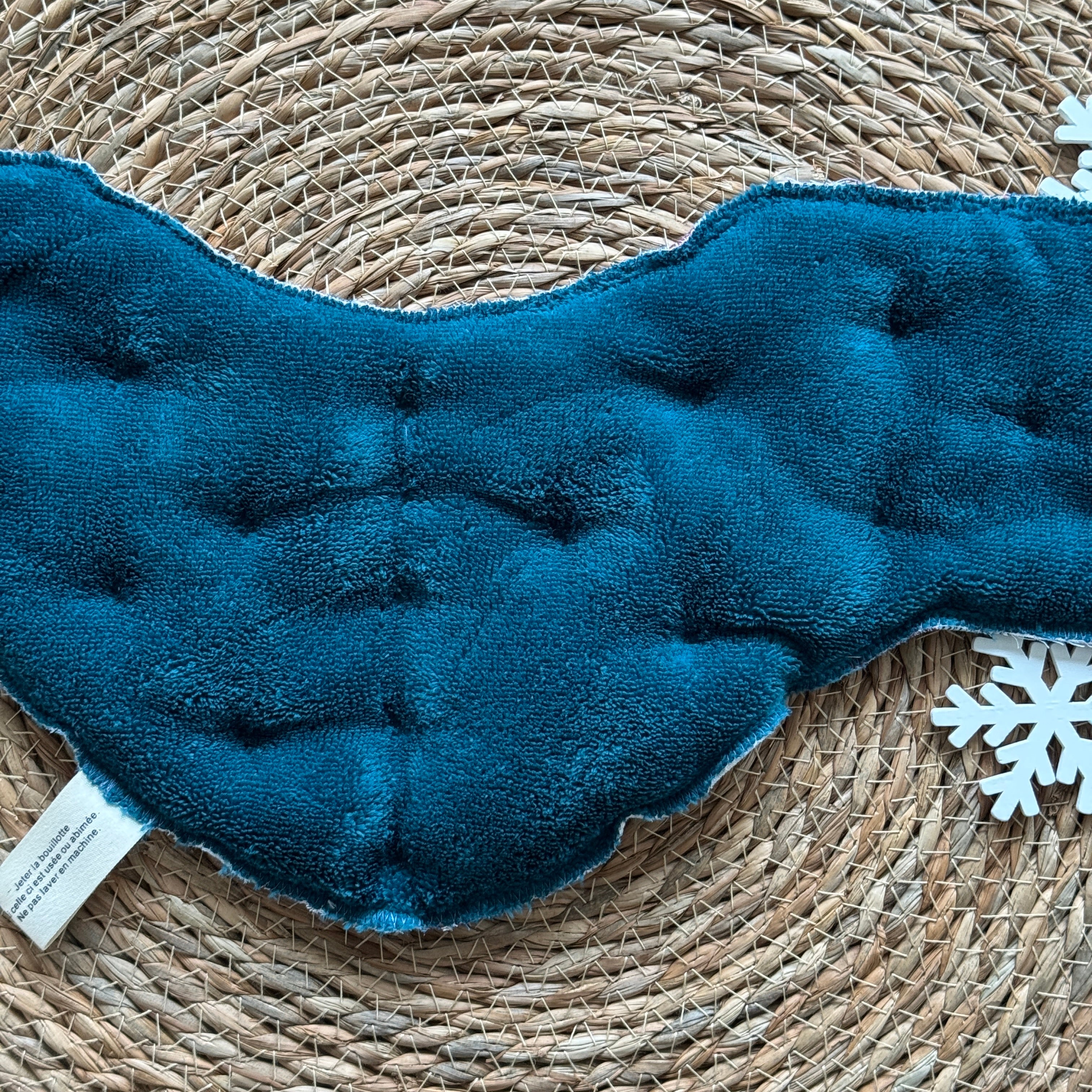 Bouillotte Tour de cou ergonomique graphique bleu canard bordeaux