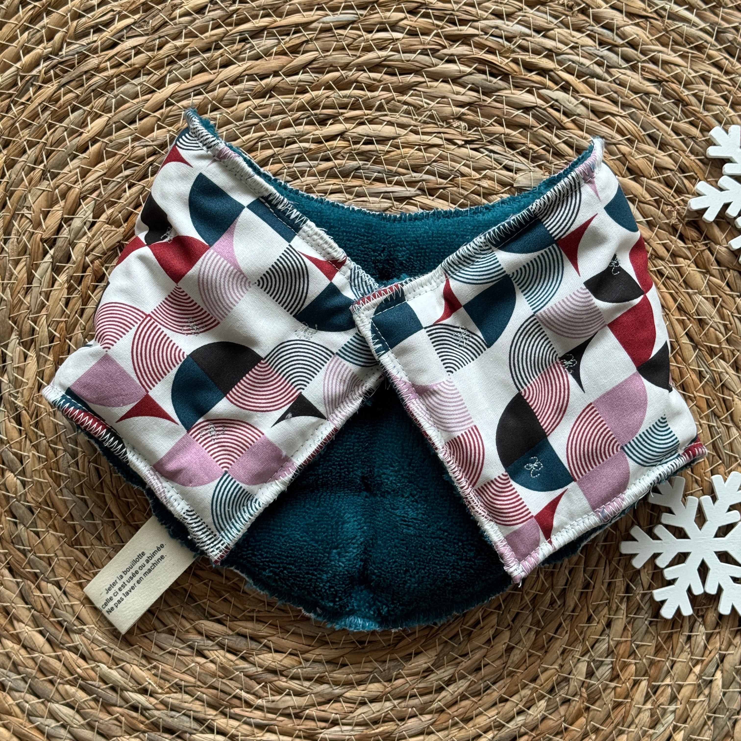 Bouillotte Tour de cou ergonomique graphique bleu canard bordeaux