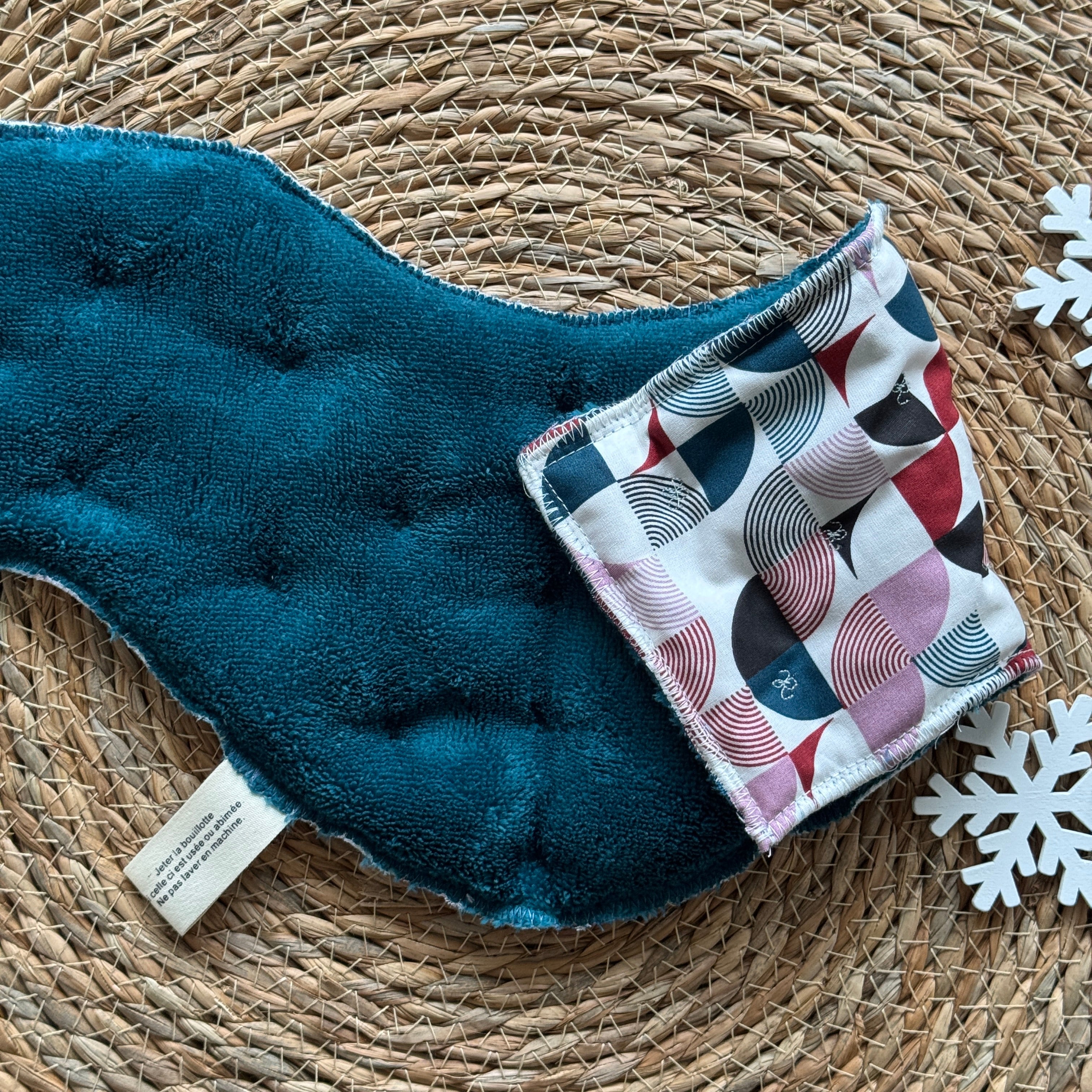 Bouillotte Tour de cou ergonomique graphique bleu canard bordeaux