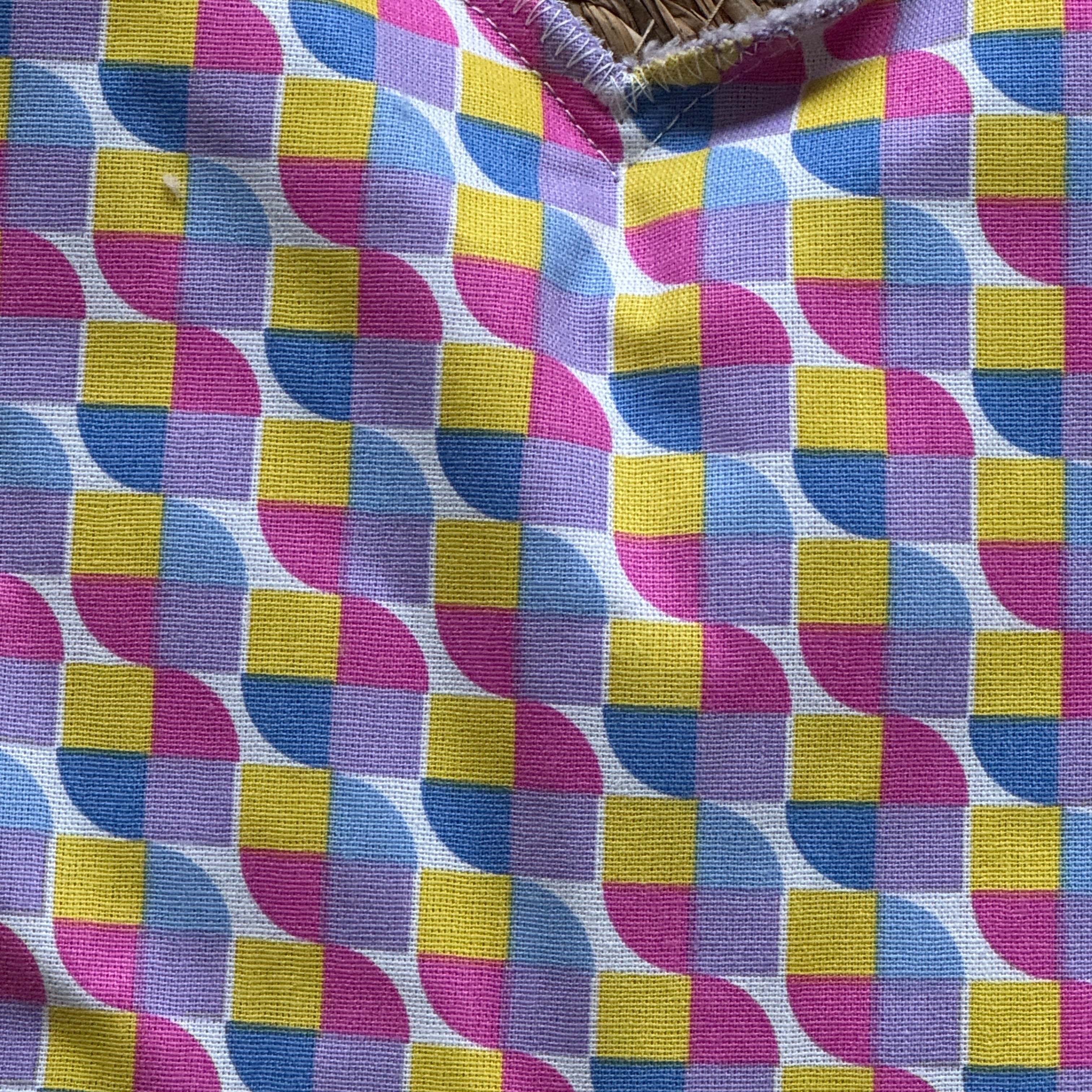 Bouillotte Coeur graphique mauve/jaune/rose/bleu